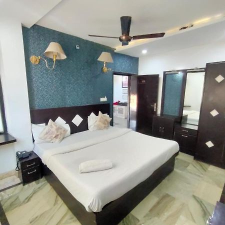 Hotel Laxman Resort By The Golden Taj Group &Hotels Agra  Esterno foto