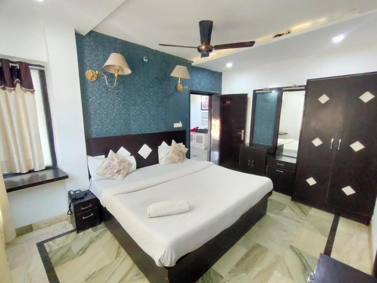 Hotel Laxman Resort By The Golden Taj Group &Hotels Agra  Esterno foto