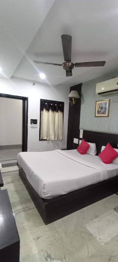 Hotel Laxman Resort By The Golden Taj Group &Hotels Agra  Esterno foto