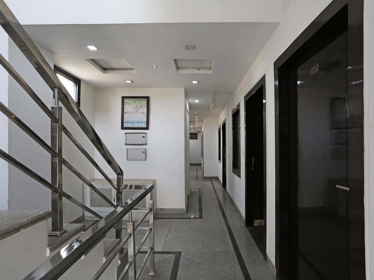 Hotel Laxman Resort By The Golden Taj Group &Hotels Agra  Esterno foto